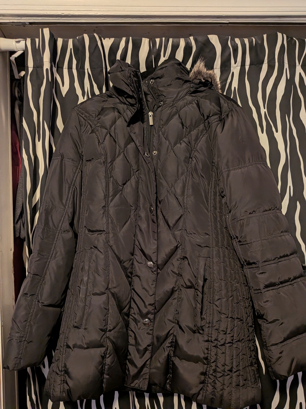 Women's Black Quilted Puffer Coat with Faux Fur Trim